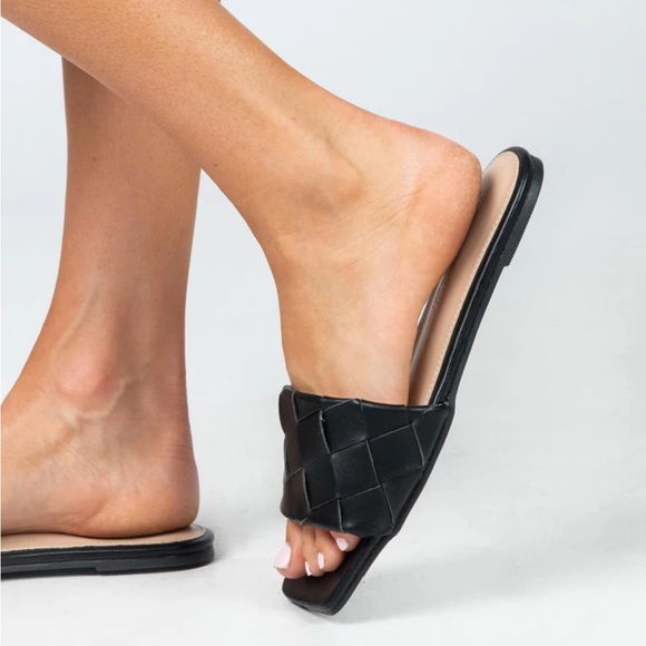 Princess Polly Sicily flats black, slides, size 9 - Picture 7 of 8